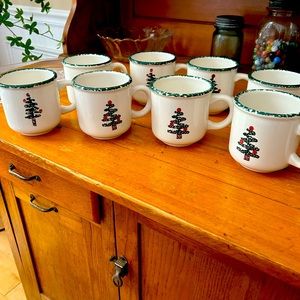 8 Furio Vintage Christmas Tree Mugs
